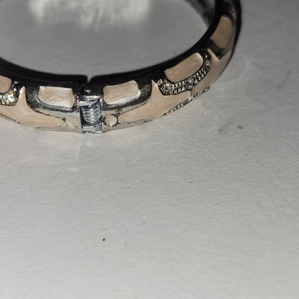 3 Bangle Bangles Sequin Saks 5th Ave Black Green White Bracelet - Picture 8 of 10